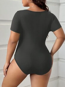 CovetEZ Bộ đồ liền thân tay ngắn cổ xếp nếp màu trơn cỡ lớn - Màu xám đen - Xem 2