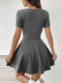 SHEIN EZwear Đầm thường ngày tay ngắn cổ vuông dệt kim màu xám đậm cho nữ - Xám - Xem 2