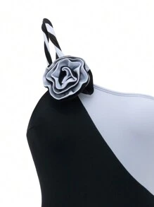 Swim Oasis 2pcs/Set Women Black & White Color Block Floral Decor One-Piece Swimsuit & Skirt Summer