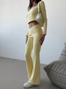 Aloruh 黄色浪漫露肩紧身短款长袖上衣 + 低腰蝴蝶结喇叭长裤 2 件套，适合年轻女性