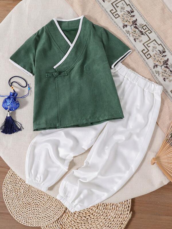 2 Stücke Set für Kleine Jungen mit einfarbig gewebtem Stoff, Hemd mit Kragen und kurzen Ärmeln & Hose im traditionellen chinesischen Hanfu-Stil, bequem für Alltag, Outdoor-Aktivitäten, Reisen, Schule, geeignet für Frühling & Sommer