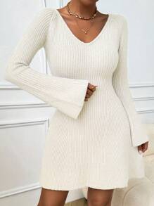 Chiquease 女士 V 领喇叭袖毛衣迷你连衣裙，休闲日常穿着 - 白色 - 查看 1