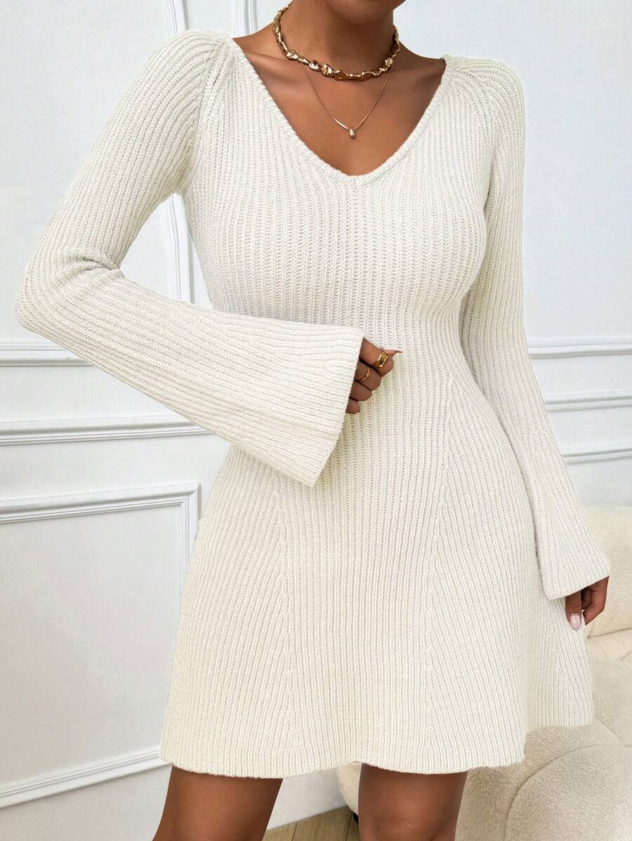 Chiquease 女士 V 领喇叭袖毛衣迷你连衣裙，休闲日常穿着 - 白色 - 查看 1