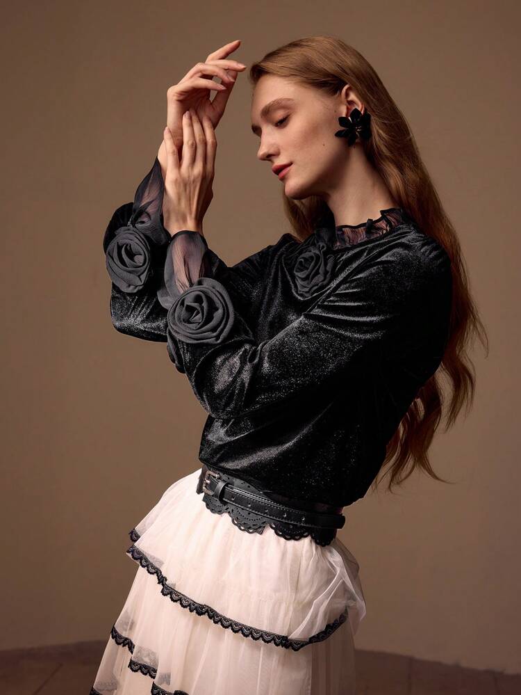 SOLID STEREO FLOWER DETAIL FLARE SLEEVE BLOUSE