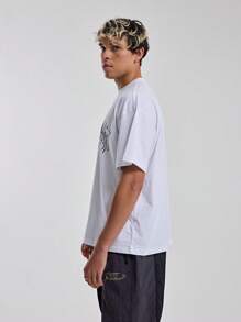 Musero 年轻人的超大图案 T 恤 - 白色 - 查看 2