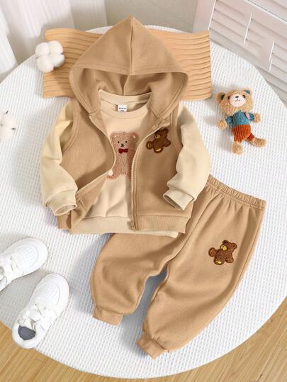 SHEIN 3 件套：卡其色婴儿男童/女童休闲宽松拉链连帽夹克，带有可爱熊图案，宽松运动裤，米色插肩百搭圆领套头衫，适合室内和室外穿着，适合秋冬季