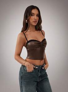 SHEIN BAE 女士复古勃艮第 PU 紧身性感蕾丝撞色无袖上衣、服装聚拢文胸、嬉皮风格女装、圣诞装、黑色/红色蕾丝文胸、红色皮革性感上衣 - 咖啡棕 - 查看 4