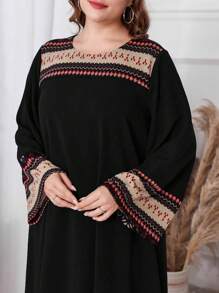 Al Najma 女式圆领拼布休闲大码连衣裙，端庄休闲束腰连衣裙，适合日常休闲/居家长款女装秋季女装 - 黑色 - 查看 1