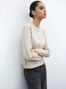 Maija Áo thun dài tay cổ tròn trễ vai màu mơ và kaki dành cho nữ có chi tiết cổ áo đính đá lấp lánh, dáng rộng thoải mái, dày dặn, phong cách đô thị mới thanh lịch & sang trọng cho mùa đông - Màu be - Xem 3