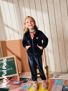 SHEIN Bộ 2 món đồ cho bé gái gồm áo hoodie nhung thêu hình trái tim và quần dài dễ thương/cổ điển/thường ngày/ở nhà/đi chơi trang phục mùa đông/mùa thu quần áo cho bé gái/quần áo mùa thu cho bé gái - Xanh đậm - Xem 4