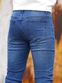 Manfinity Homme 大码男士破口袋休闲牛仔裤，修身纯色深色牛仔裤长款海军蓝洗水工装牛仔裤，适合送给老公、男朋友的礼物 - 中等水洗藍 - 查看 4