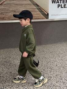 Bộ 2 món đồ thời trang giải trí cho bé trai đại học thoải mái đơn giản thiết thực Nhật Bản và Hàn Quốc thoải mái phù hợp với mọi phong cách mềm mại thoải mái với vải họa tiết áo khoác ve dày thoải mái và quần dài phù hợp cho vui chơi ngoài trời phù hợp với trẻ em trang phục đi học trở lại trường bộ đồ cho bé trai trang phục hàng ngày phù hợp cho trường học phù hợp cho du lịch phù hợp cho thể thao phù hợp cho mùa thu và mùa đông - xanh quân đội - Xem 5