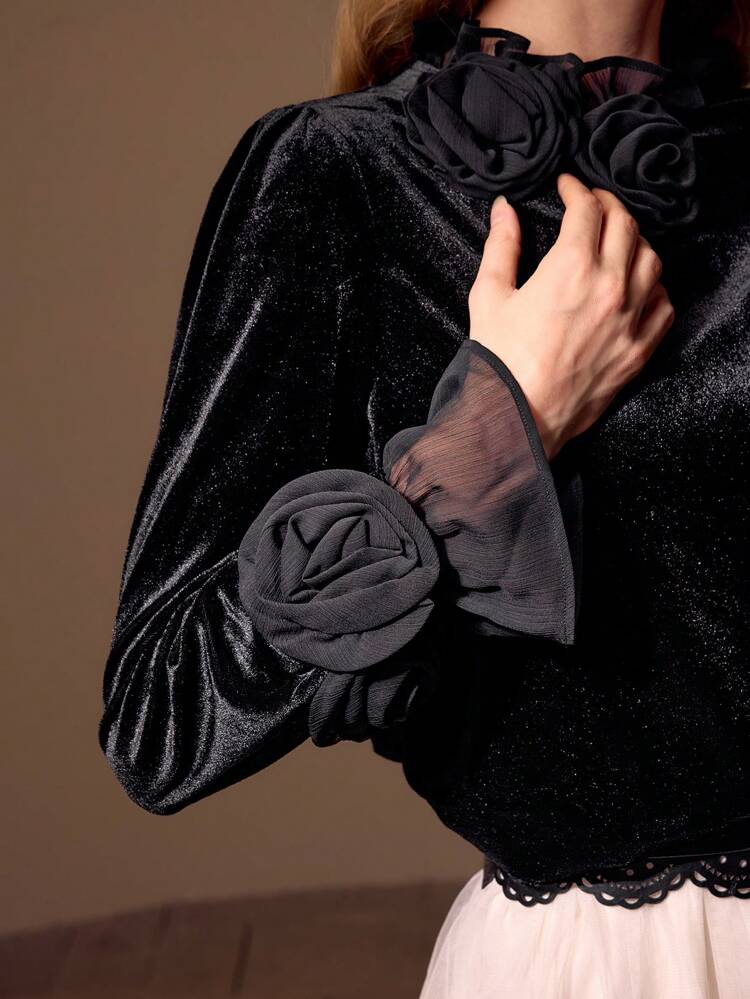 SOLID STEREO FLOWER DETAIL FLARE SLEEVE BLOUSE