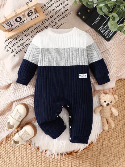 SHEIN 1pc Baby Boys Colorblock Round Neck Long Sleeve Jumpsuit, A Warm And Comfortable Casual Jumpsuit Suitable For Autumn, Spring And Winter Wear. This Jumpsuit Is Not Only Suitable For Outdoor Play, But Also For Wearing At Home. This Multi-Purpose Jumpsuit Is Durable And Suitable For Various Occasions In Baby Boys' Daily Life, Keeping Them Fashionable And Comfortable Through Autumn, Spring And Winter.