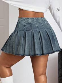 SHEIN EZwear Plus Size Denim Mini Skirt, Casual Fitted Pleated Skirt, Stretchy Blue