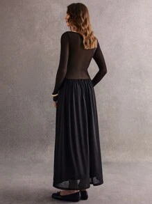 Poéselle Robe élégante et sexy noire à moitié transparente avec contraste plissé sur la partie supérieure, ourlet extra long. Robe noire à manches longues, robe noire en dentelle, robe noire sexy, robe de femme pour Halloween, robe à manches longues, robe élégante, FW24 - Noir - Voir 6