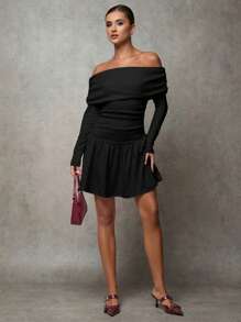 SHEIN BAE Vestido de manga larga elegante con hombros descubiertos, plisado y volantes, en unicolor, para mujer. Vestido casual elegante para uso en invierno, Navidad, otoño y ocasiones especiales. Confeccionado en tela de cachemira suave, cálida y amigable con la piel, con diseño de hombros descubiertos.