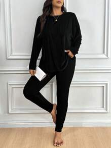 SHEIN Frenchy Conjunto casual de 2 piezas de talla grande: Top de manga larga con cuello redondo de terciopelo unicolor y pantalones