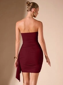 SHEIN BAE 杏色纯色露肩紧身荷叶边下摆闪亮裹身下摆抹胸迷你连衣裙，适合浪漫约会、派对、俱乐部、晚会、伴娘、简约鸡尾酒会礼服 - 酒紅色 - 查看 2