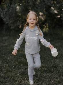 SHEIN 2 stuks "Young Girl" Letter Print Rabbit Patch Hooded Top met lange mouwen en broekset