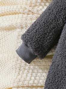 SHEIN Baby Boys' Colorblock Cartoon Cute 3D Ear Embroidery Plush Warm Hooded Romper, Autumn/Winter