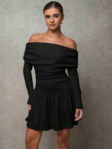 SHEIN BAE Vestido de manga larga elegante con hombros descubiertos, plisado y volantes, en unicolor, para mujer. Vestido casual elegante para uso en invierno, Navidad, otoño y ocasiones especiales. Confeccionado en tela de cachemira suave, cálida y amigable con la piel, con diseño de hombros descubiertos.