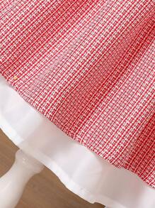 SHEIN Young Girl Christmas Elegant Flared Dress With Red & White Fabric, Short Puff Sleeves, Braided Trim, Front Metallic Buttons, Contrast White Hem Panels, Round Bag Attached
