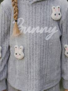 SHEIN 2 stuks "Young Girl" Letter Print Rabbit Patch Hooded Top met lange mouwen en broekset