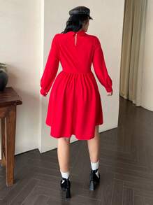 SHEIN Clasi 大码女式纯色长袖心形镂空收腰连衣裙，秋季