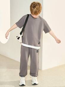 SHEIN Leap Crew 男大童字母圖案假兩入組T恤和運動褲 - 灰色 - 查看 4