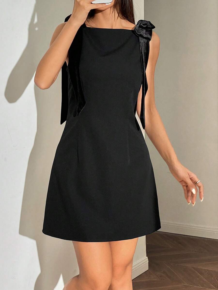 SHEIN EZwear 女士纯色蝴蝶结装饰优雅无袖迷你连衣裙 - 黑色 - 查看 1