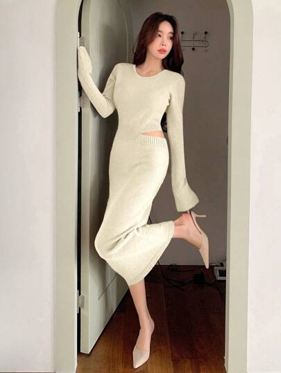 DAZY 纯色花卉蕾丝镂空露脐修身针织迷你连衣裙，适合分层搭配女士毛衣裙