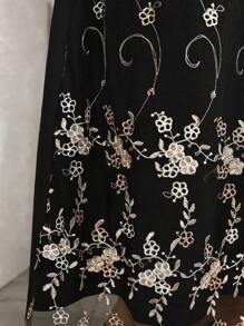 Al Najma Mesh Embroidered Lace Panel Waist Cinched Lightweight Luxurious Arab Style Abaya Kimono - Black - View 5