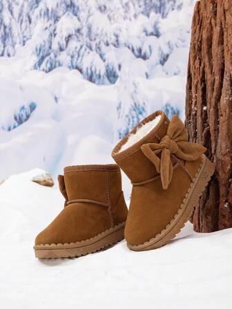 婴儿卡其色可爱时尚冬季保暖羊毛雪地靴