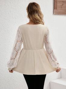 SHEIN Áo thun tay dài rộng cổ chữ V cài nút cho phụ nữ mang thai, mùa thu - Màu be - Xem 2