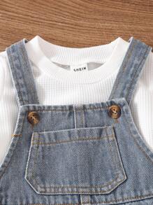 SHEIN Playful Pals Bộ 2 quần yếm denim thời trang cho bé trai Unisex có túi và áo phông dài tay màu trắng, giản dị & phù hợp cho mùa xuân, mùa thu, vui chơi ngoài trời và mặc hàng ngày - Nhiều màu - Xem 6