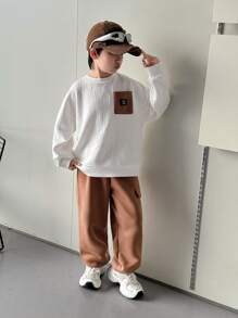 SHEIN 2 件儿童/青少年男孩休闲韩版拼色贴袋字母印花圆领宽松运动衫和抽绳宽松慢跑裤，适合春季、夏季、秋季、冬季上学、花园、海滩、生日 - 彩色 - 查看 3