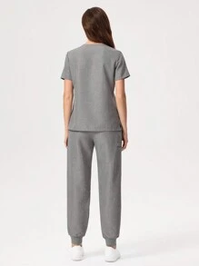 Scrubzie Bộ đồng phục chức năng áo và quần ngắn tay cổ chữ V màu trơn cho nữ - Xám - Xem 2