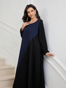 Al Najma Vestido árabe de manga larga con cuello redondo, de corte holgado, estilo color block y diseño de parches a rayas, para uso diario casual. Modesto, elegante abaya, kaftan y jalabiya.