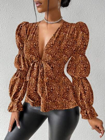 Zolique Camisa de mujer con lazo en el pecho, camisa de estampado de leopardo, camisetas divertidas