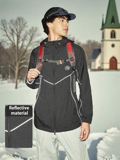 Manfinity Sport Corelite Chaqueta ligera con capucha con cordón y protección solar con estampado de letras para hombre, cortavientos