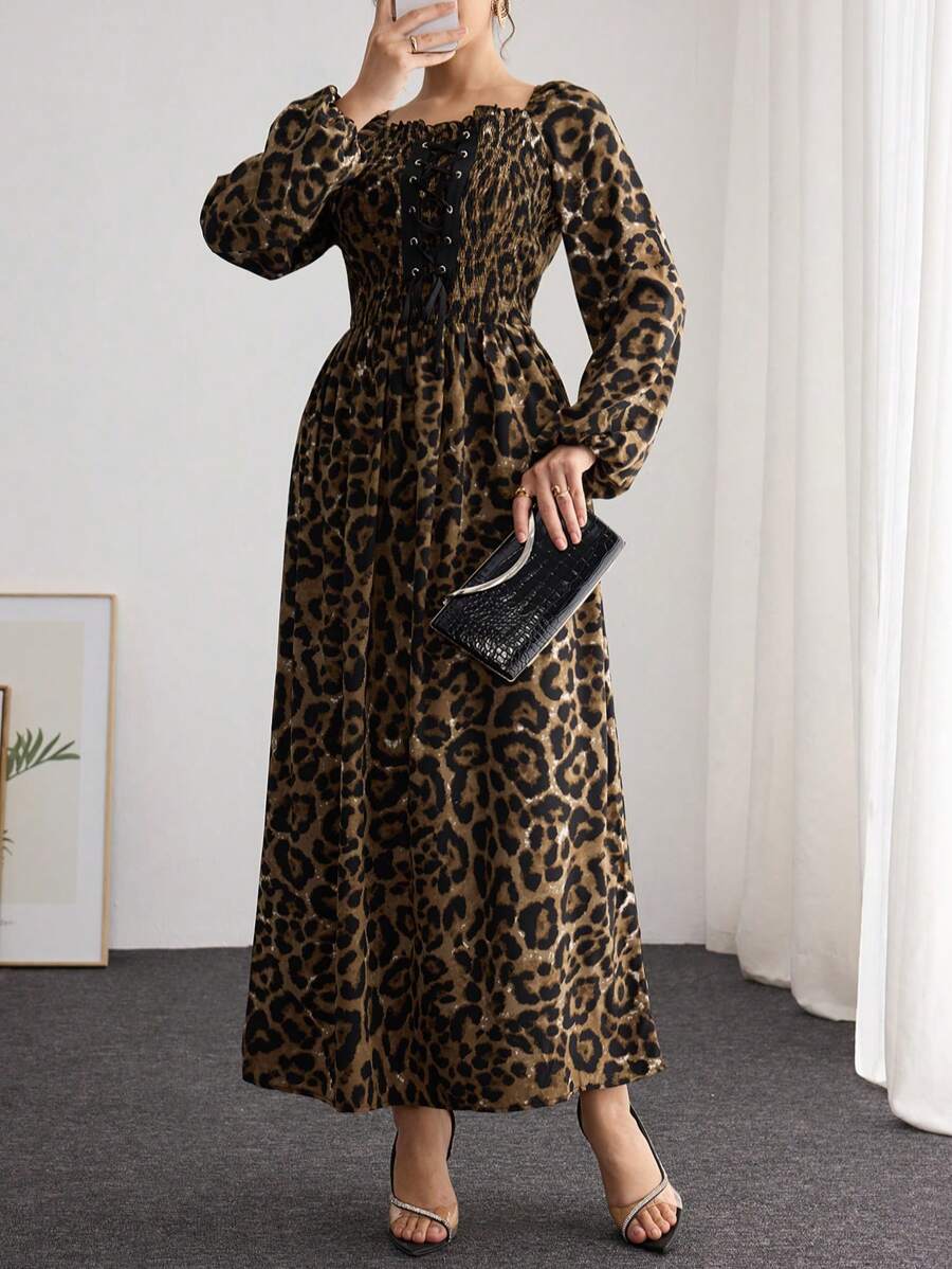 SHEIN Modely Robe midi ?�l?�gante style romantique fran?�ais avec n??ud ?� la taille, imprim?� l?�opard 