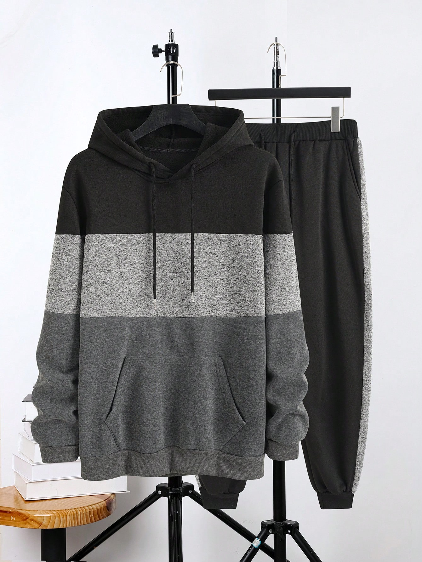 Manfinity Dauomo Men's Casual Colorblock Splice Hoodie Sweatshirt And Sweatpants Set
