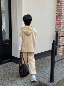 SHEIN Leap Crew 3 件套 Tween Boy 休闲宽松韩版字母 3D 压花图案 T 恤、连帽衫、背心和裤子套装，适合通勤、上学、日常和运动穿着，适合秋冬季