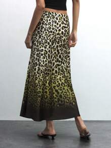 Maija Falda tipo A elegante para mujer con estampado digital de leopardo sobre base verde, adecuada para fiestas, el Día de San Valentín, festivales, primavera/verano