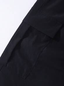 SHEIN Explorewe 2 件 Tween Girl 口号印花字母白色圆领运动衫套装搭配卡其色工装裤，时尚休闲街头装 - 黑色 - 查看 4