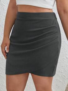 SHEIN Frenchy Plus Size Women Solid Color Ruched Mini A-Line Skirt, Casual