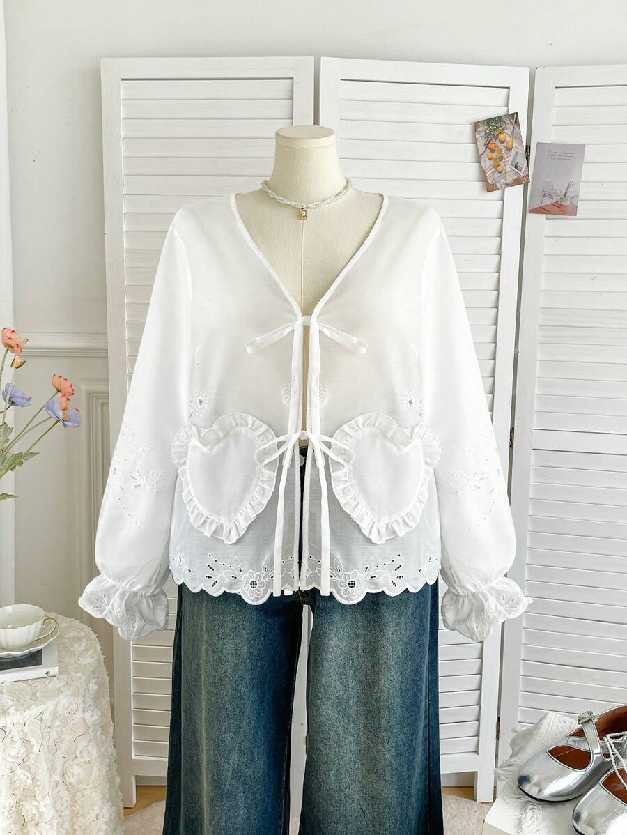 Soleia 加大码女式心形口袋孔眼刺绣喇叭袖口长袖蝴蝶结衬衫，冬季度假装 - 彩色 - 查看 1