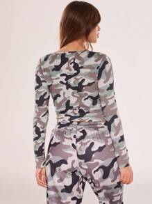 MUSERA Top de manga larga con cuello en V y estampado de camuflaje, casual para verano y primavera - Verde militar - Ver 2