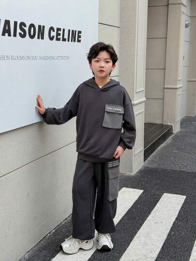 Tween Boy 休闲韩版宽松拼布口袋字母印花连帽衫和松紧腰裤套装，适合秋季、春季、冬季，适合户外玩耍、学校、街头风格、派对和休闲